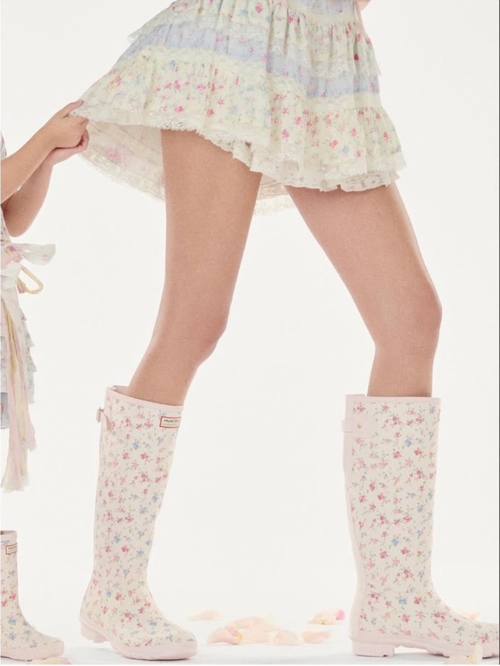✨🎀LoveShackFancy X Hunter Floral Rain Boots Cream/white/Pink & Blue Flower - Picture 6 of 14
